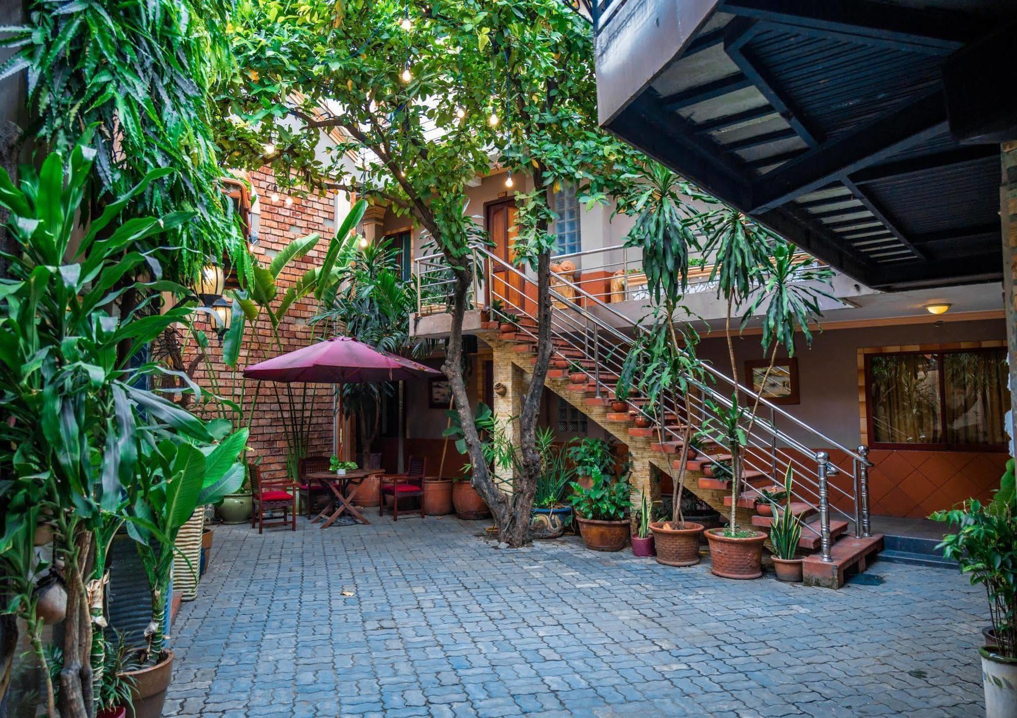 Vien Ngoc Xanh Hotel 1 Ho Chi Minh City Exterior photo