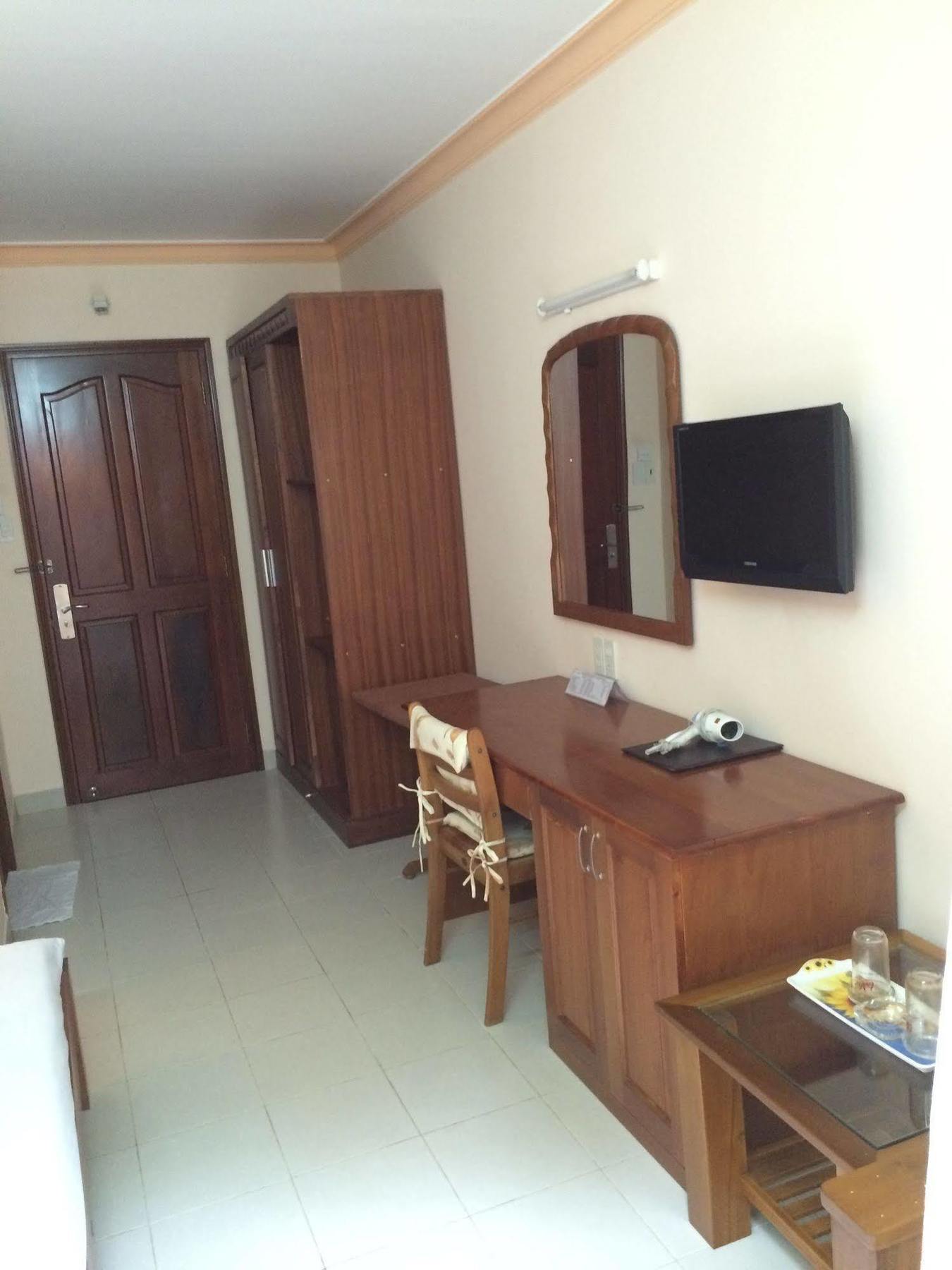 Vien Ngoc Xanh Hotel 1 Ho Chi Minh City Exterior photo