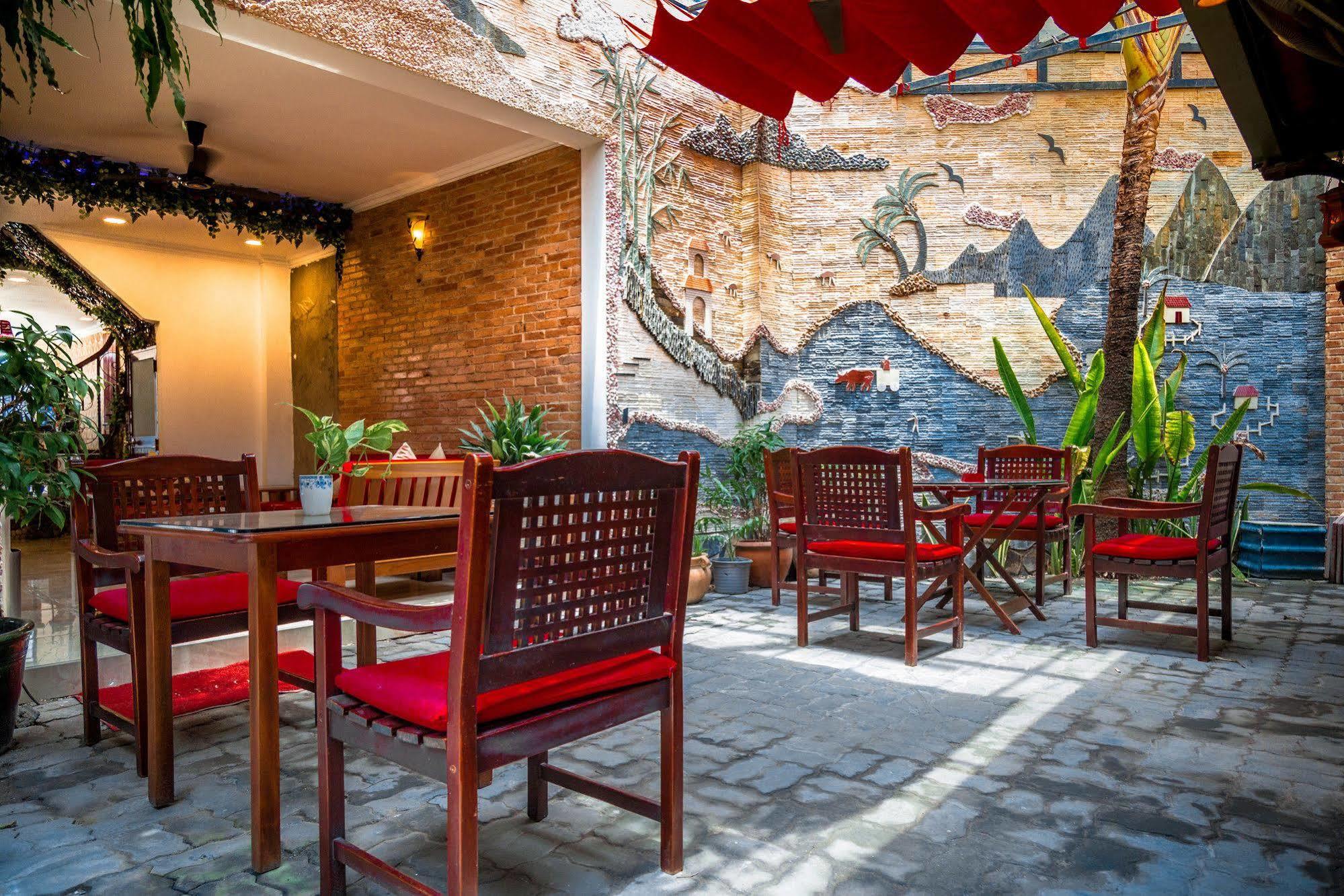 Vien Ngoc Xanh Hotel 1 Ho Chi Minh City Exterior photo