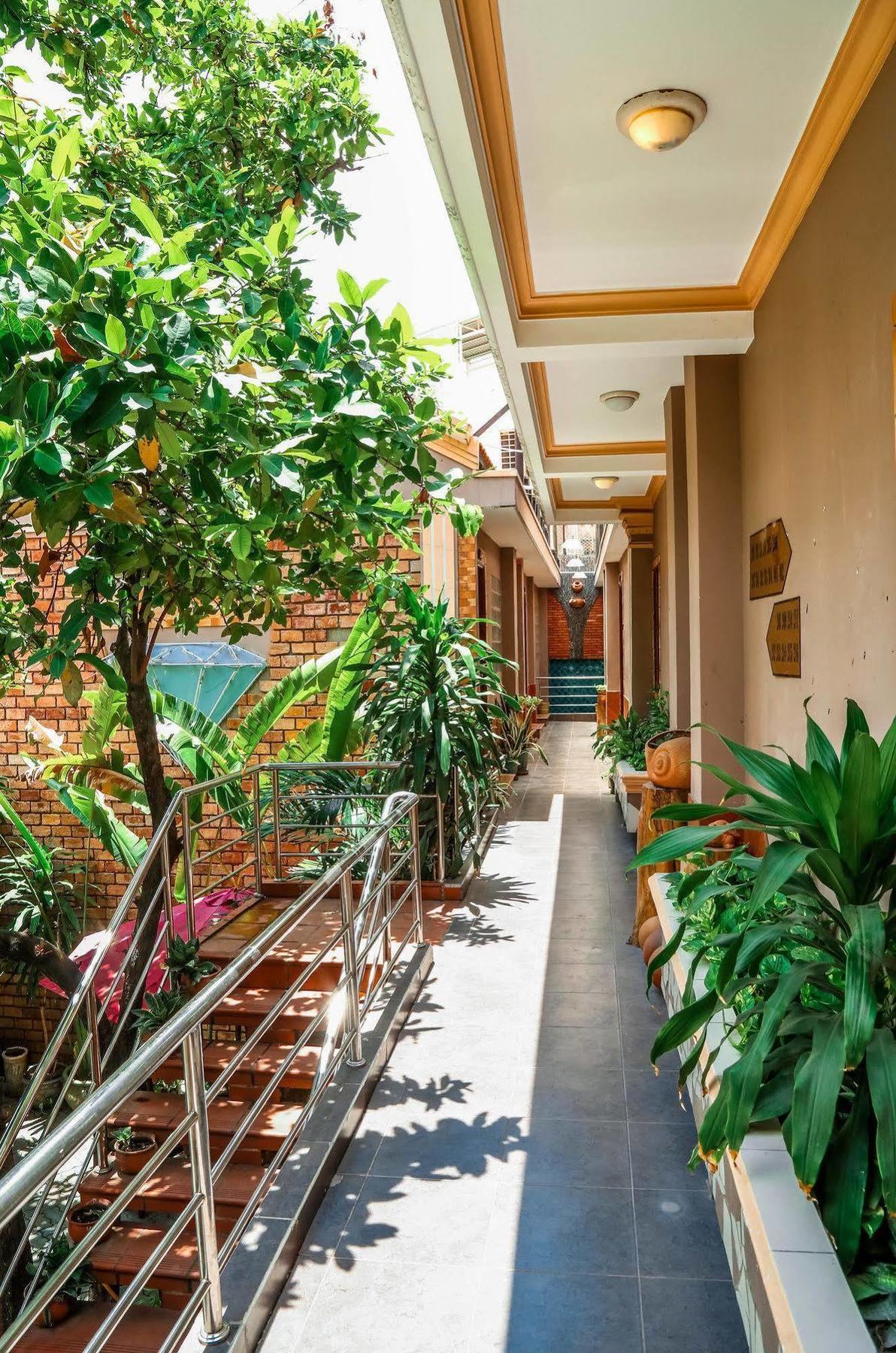 Vien Ngoc Xanh Hotel 1 Ho Chi Minh City Exterior photo